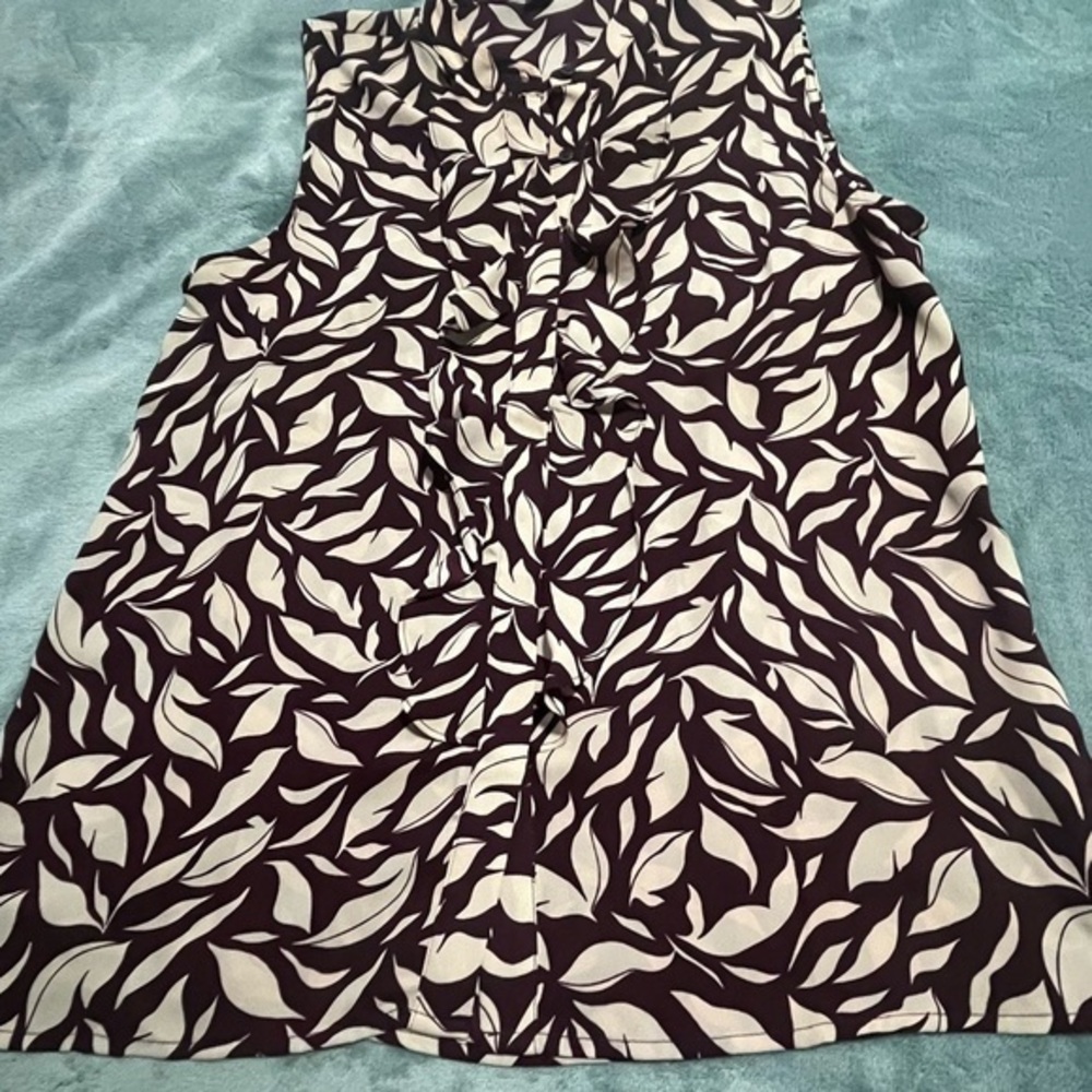 Ann Taylor burdeos and cream Leaf Print Blouse
